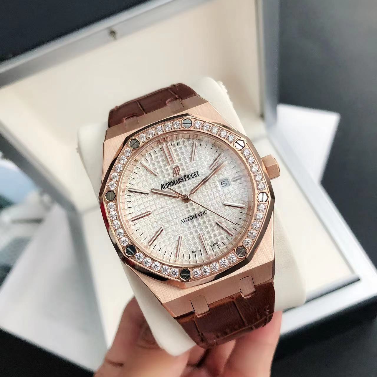 Audemars Piguet Royal Oak Diamond - Set Luxury Watch, 41mm 18K Rose Gold Case, Caliber 3120 Movement, Brown Alligator Leather Strap