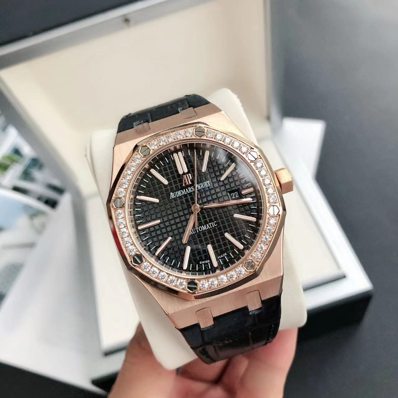 Audemars Piguet Royal Oak Diamond - Set Luxury Watch, 41mm 18K Rose Gold Case, Caliber 3120 Movement, Black Alligator Leather Strap