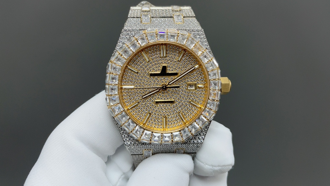 Audemars Piguet Royal Oak Luxury Watch, 40mm Two - Tone (Gold & Silver - Tone) Diamond - Set Case, Automatic Movement, Diamond - Encrusted Metal Strap
