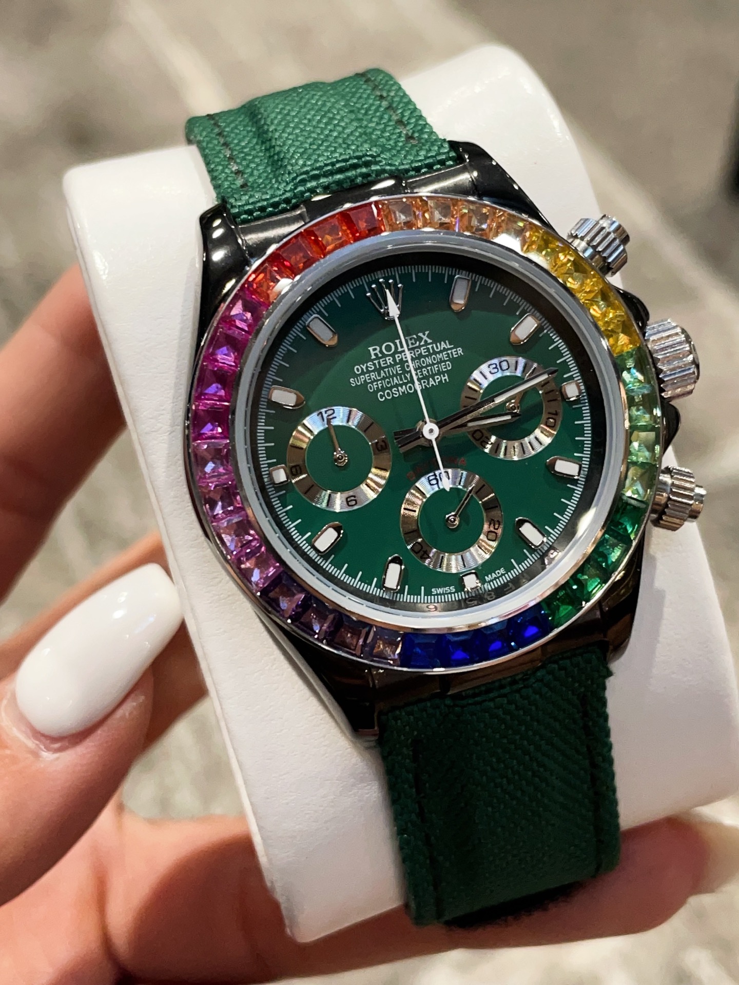 Rolex Cosmograph Daytona Rainbow Diamond - Set Green Dial Watch, 40mm, Automatic Movement
