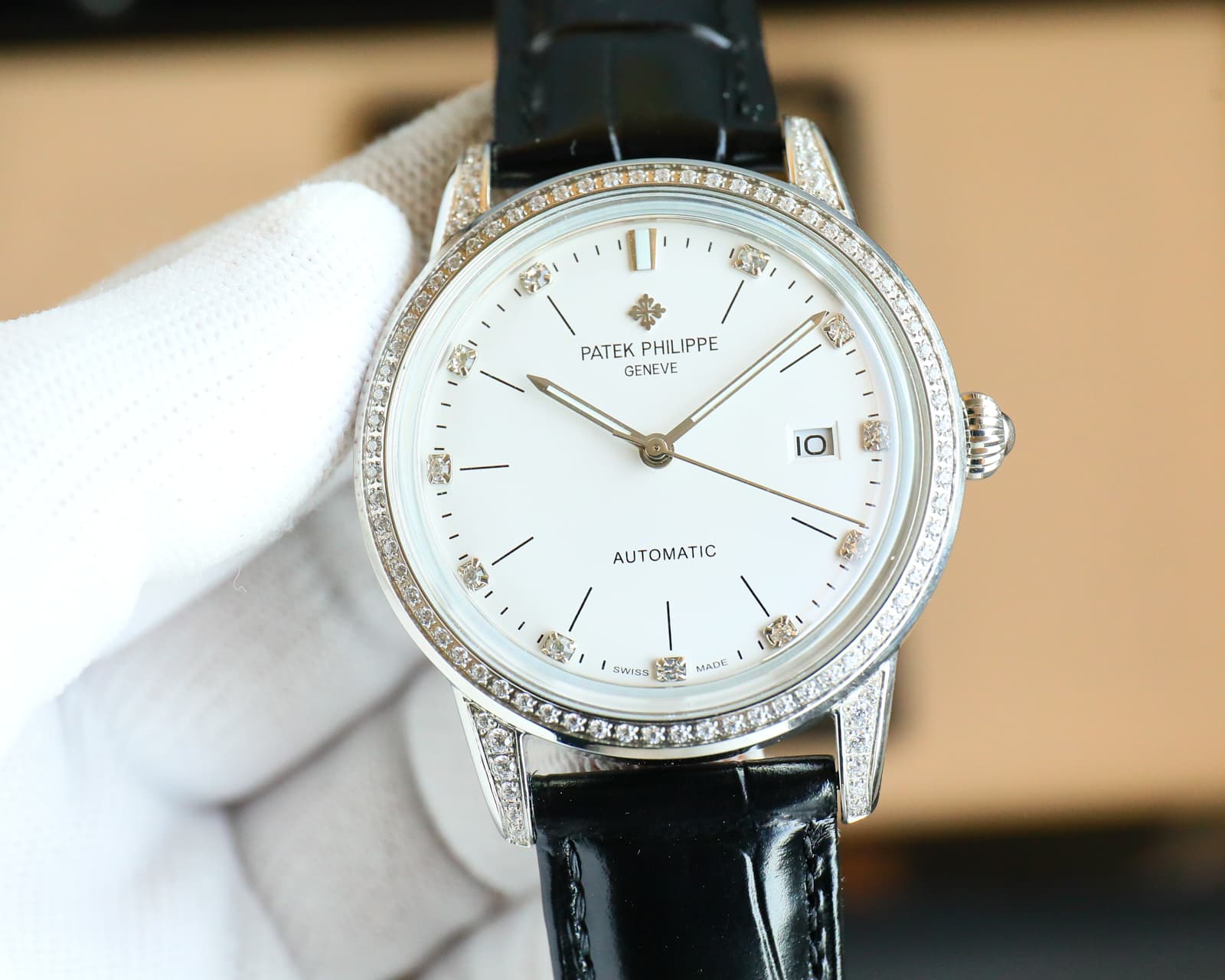Patek Philippe Calatrava 40mm White Dial Diamond - Set Date 18K Gold Watch, Calibre 324 SC