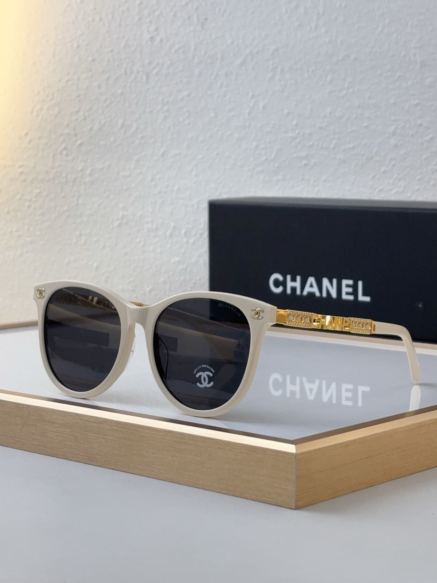 Chanel Round Sunglasses with Cream Acetate & Gold Chain Temples (Model: CH5490)