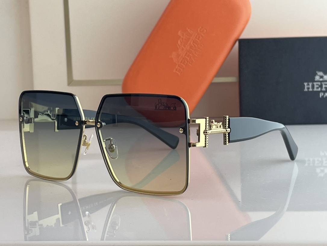 Hermès Black - Gold Metal - Acetate Square Sunglasses (Model: HER013S)