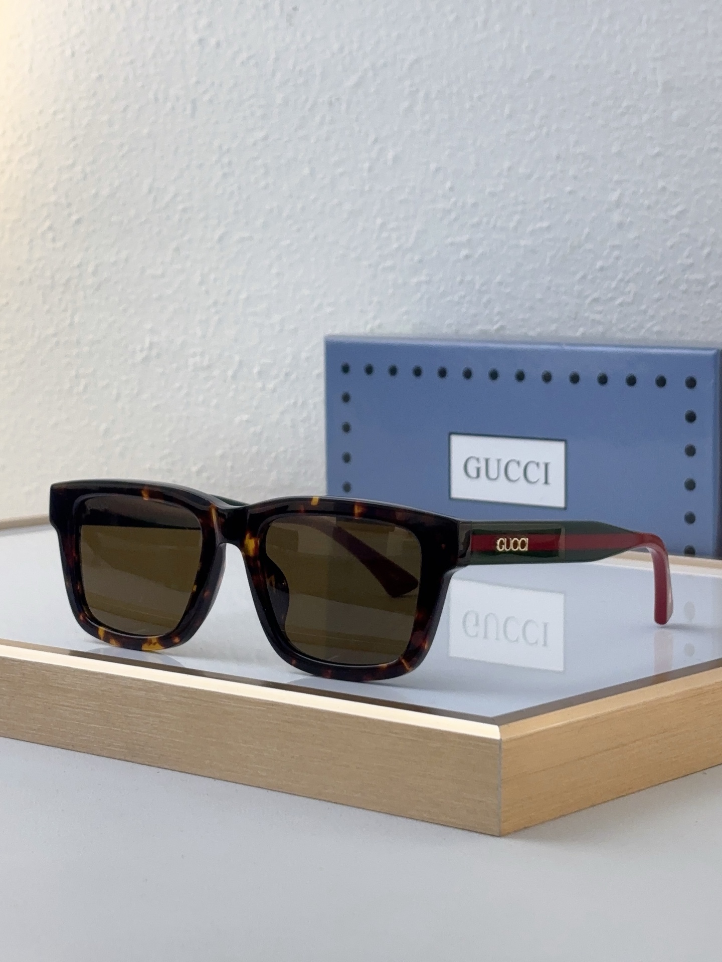 Gucci Tortoise - Effect Acetate Square Sunglasses (Model: GG1323S)