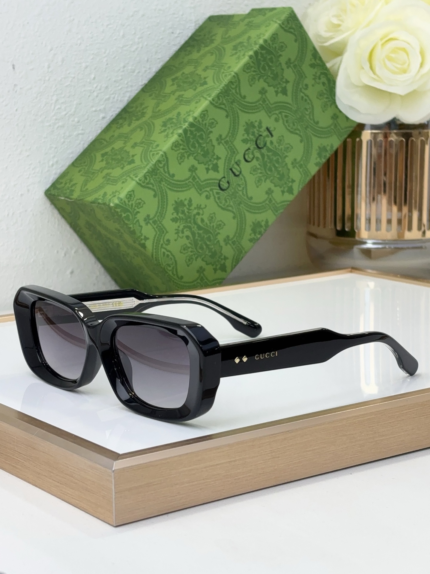 Gucci Square - Frame Sunglasses with Gold - Tone Temple Accents (Black Acetate)
