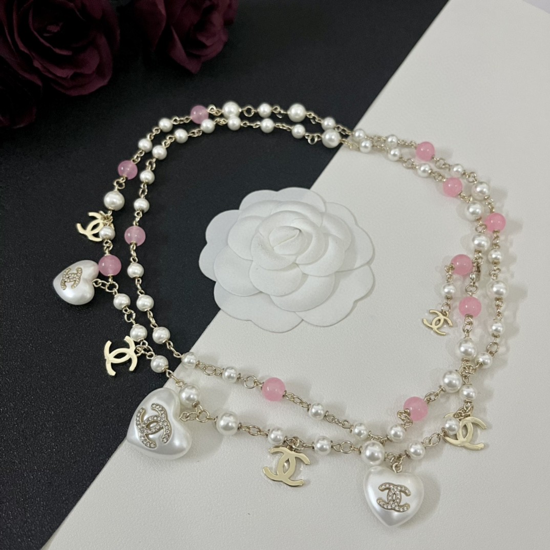 Chanel Pearl & Pink Bead Chain Belt with Heart - Shaped Crystal - Embellished CC Charms