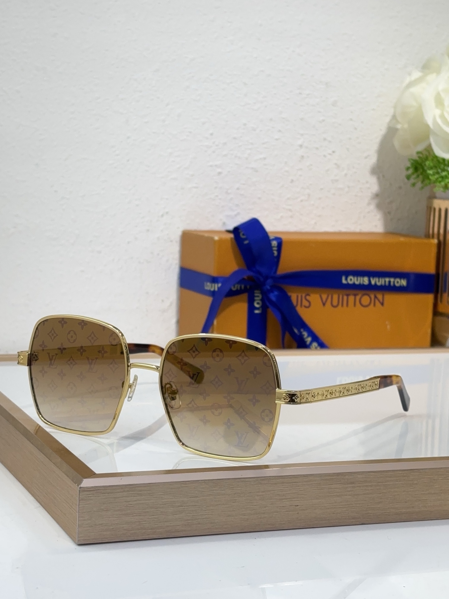 Louis Vuitton Square Metal Sunglasses  Printed Gradient Brown Lenses, Gold - Tone Frame & Engraved Temples - Z1821E