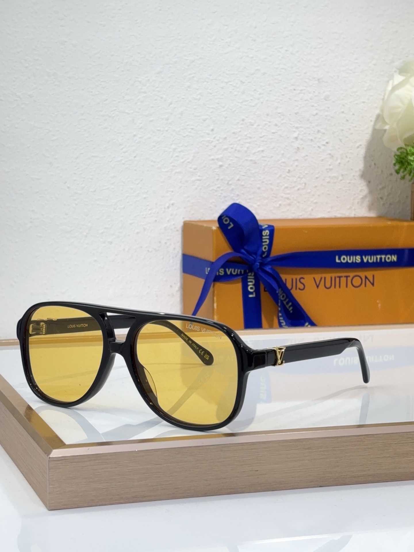 Louis Vuitton Aviator - Style Acetate Sunglasses with Black Frame, Gold LV Motif & Gray Lenses - Z1819E