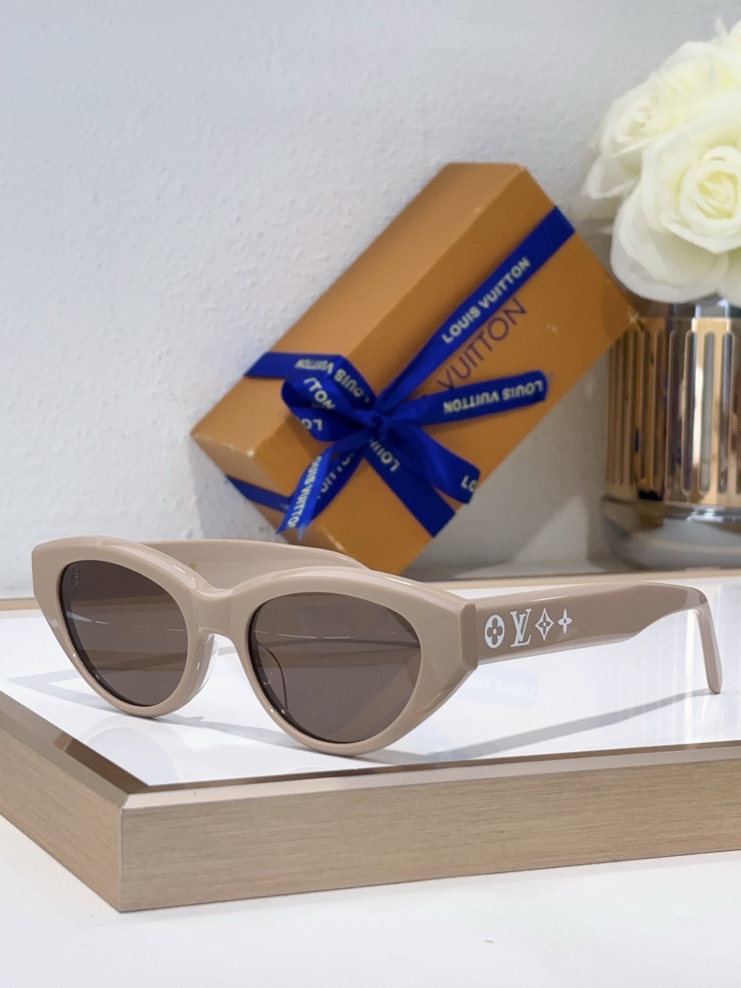 Louis Vuitton Cat - Eye Acetate Sunglasses with Monogram - Inspired Temple Print, Matte Black Frame & Gradient Gray Lenses - Z1812E