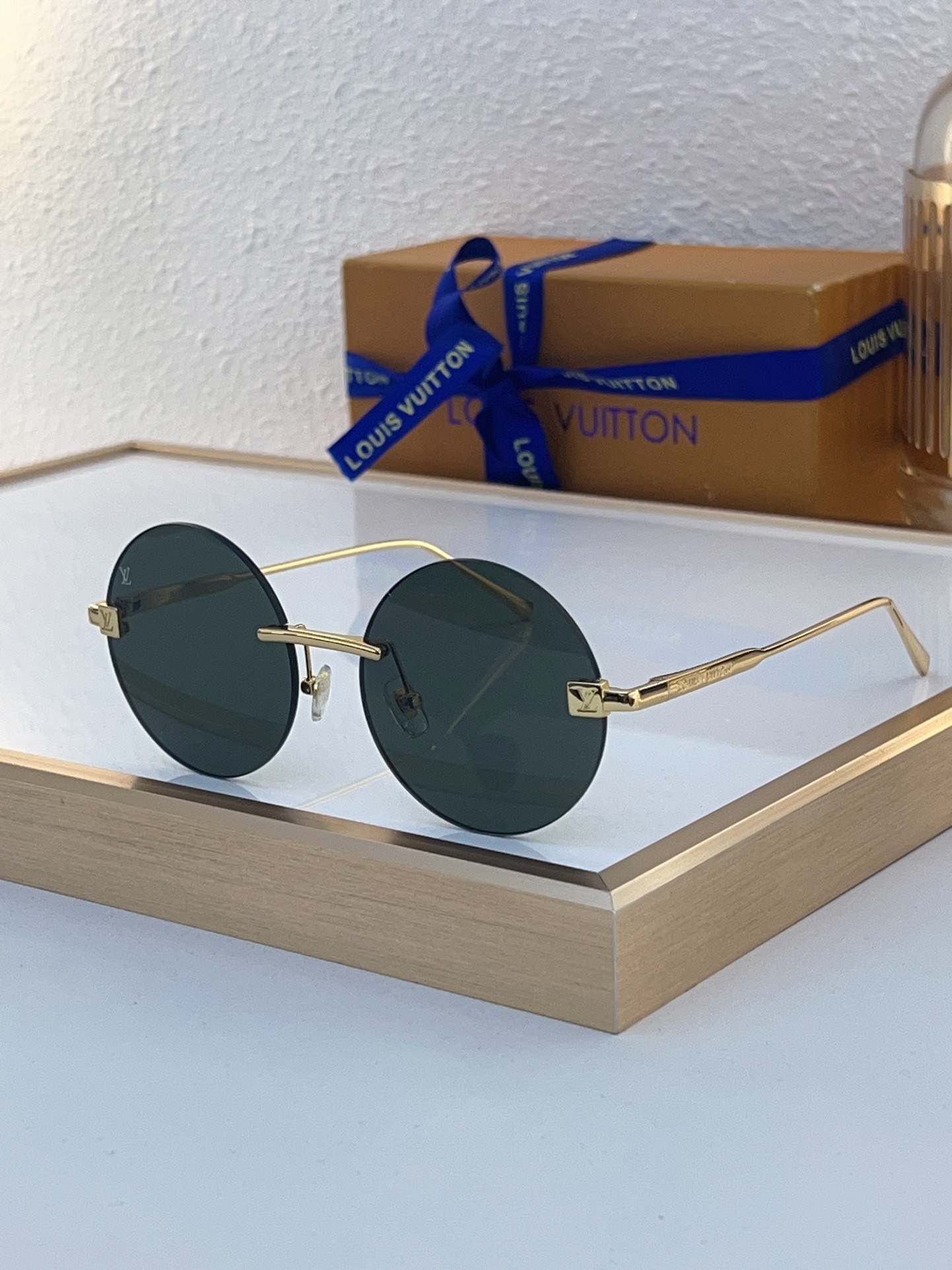 Louis Vuitton Rimless Round Sunglasses with Gold - Tone Metal Frame, Dark Green Lenses & LV Accents - Z1791E