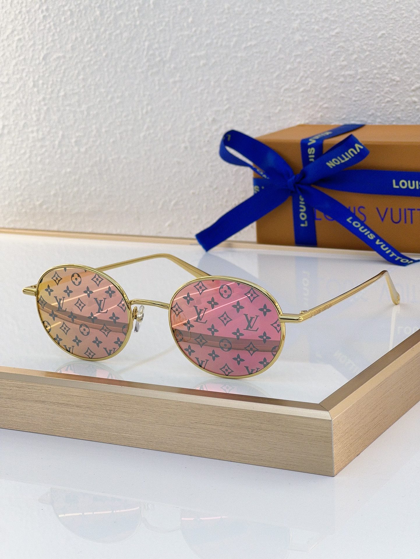 Louis Vuitton Oval Metal Sunglasses with Gold Frame & Monogram - Printed Lenses - Z1778E
