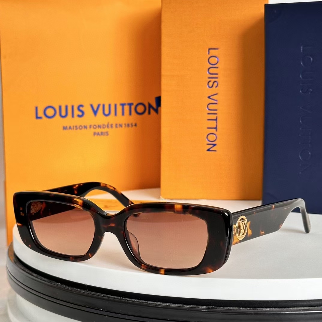Louis Vuitton Rectangular Slim - Frame Sunglasses in Ivory Acetate - Z1739E
