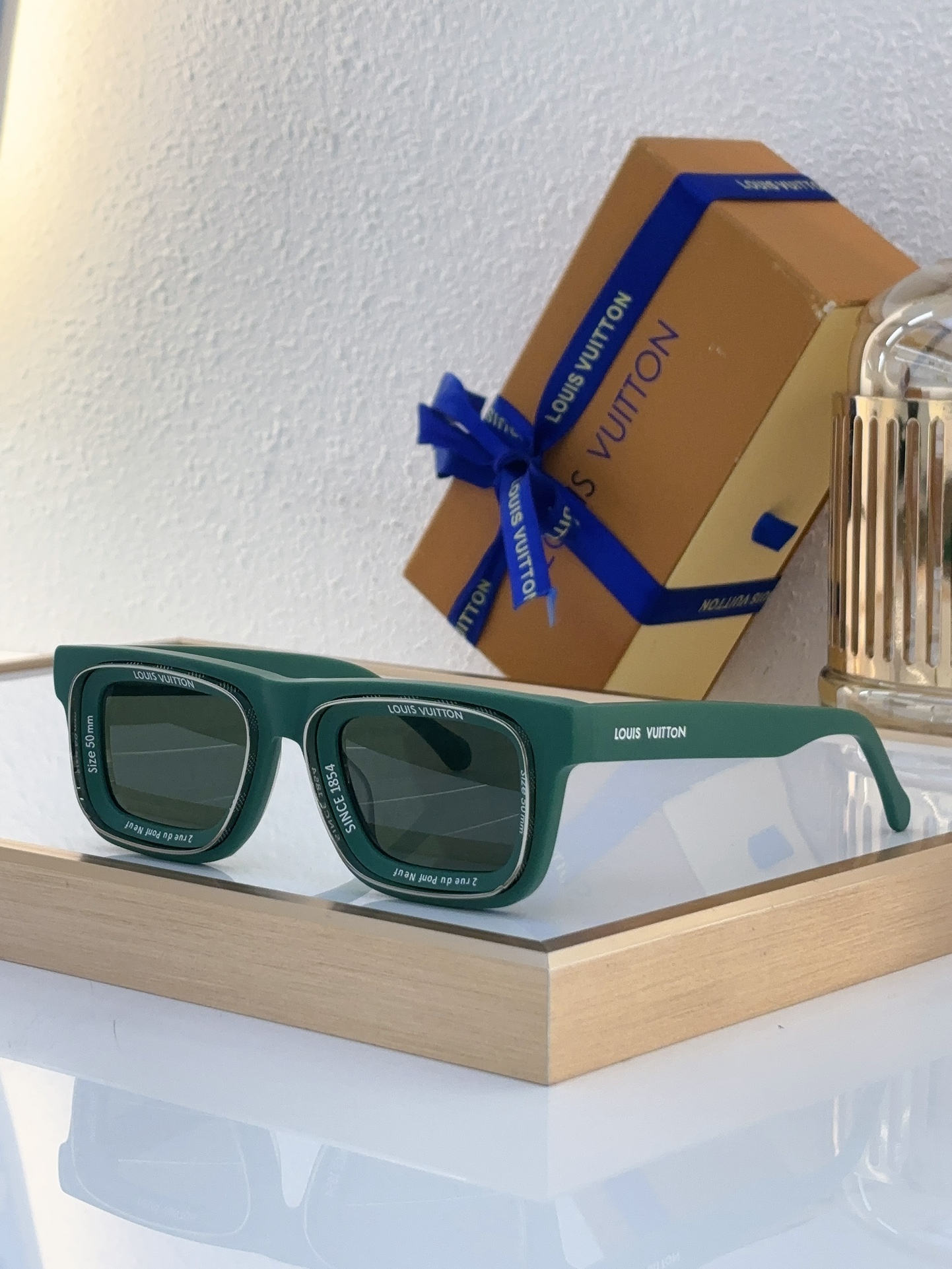 Louis Vuitton Square Acetate Sunglasses with Branding Detailing - Z1726E