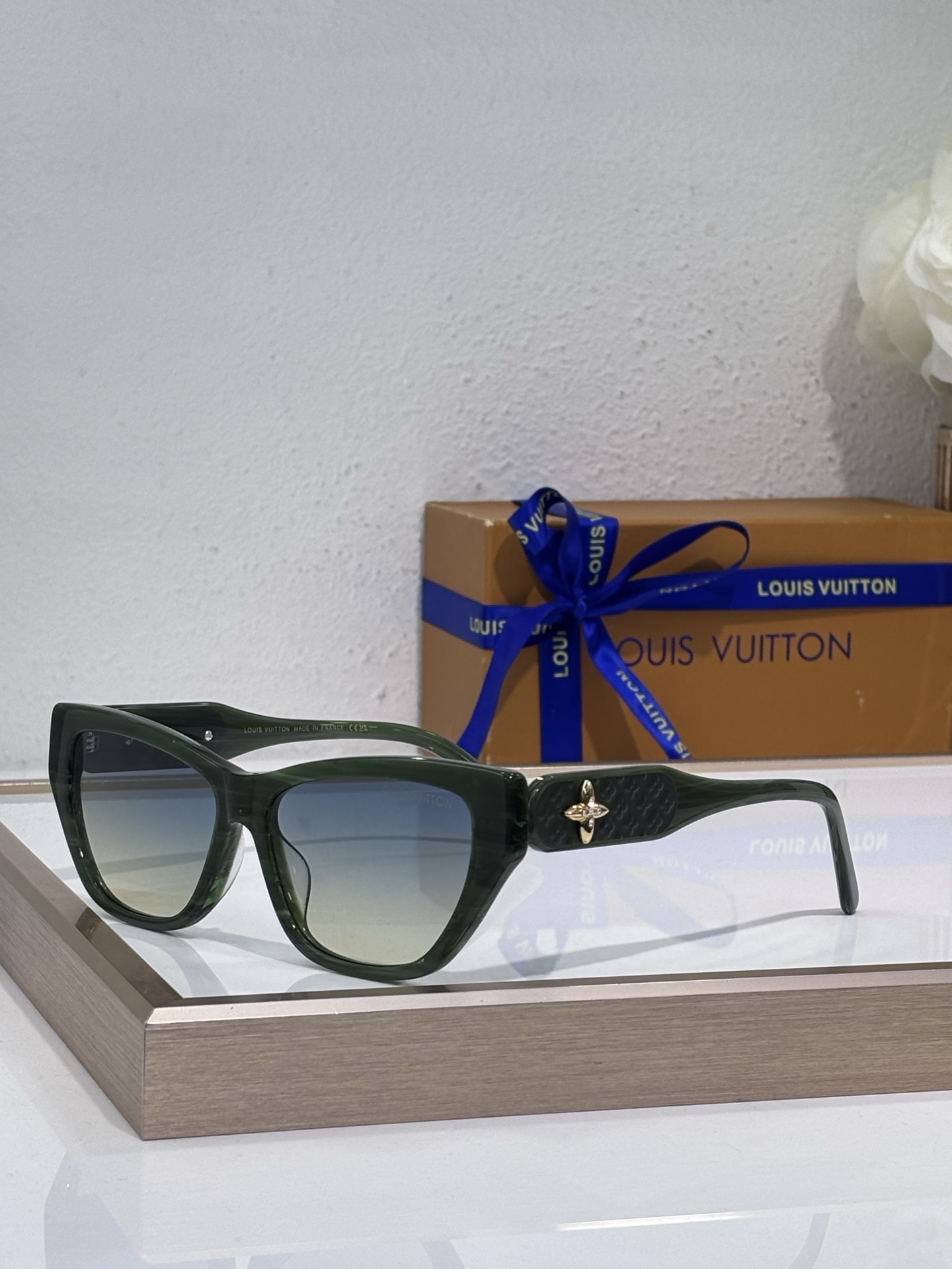 Louis Vuitton Z3030E Cat-Eye Sunglasses
