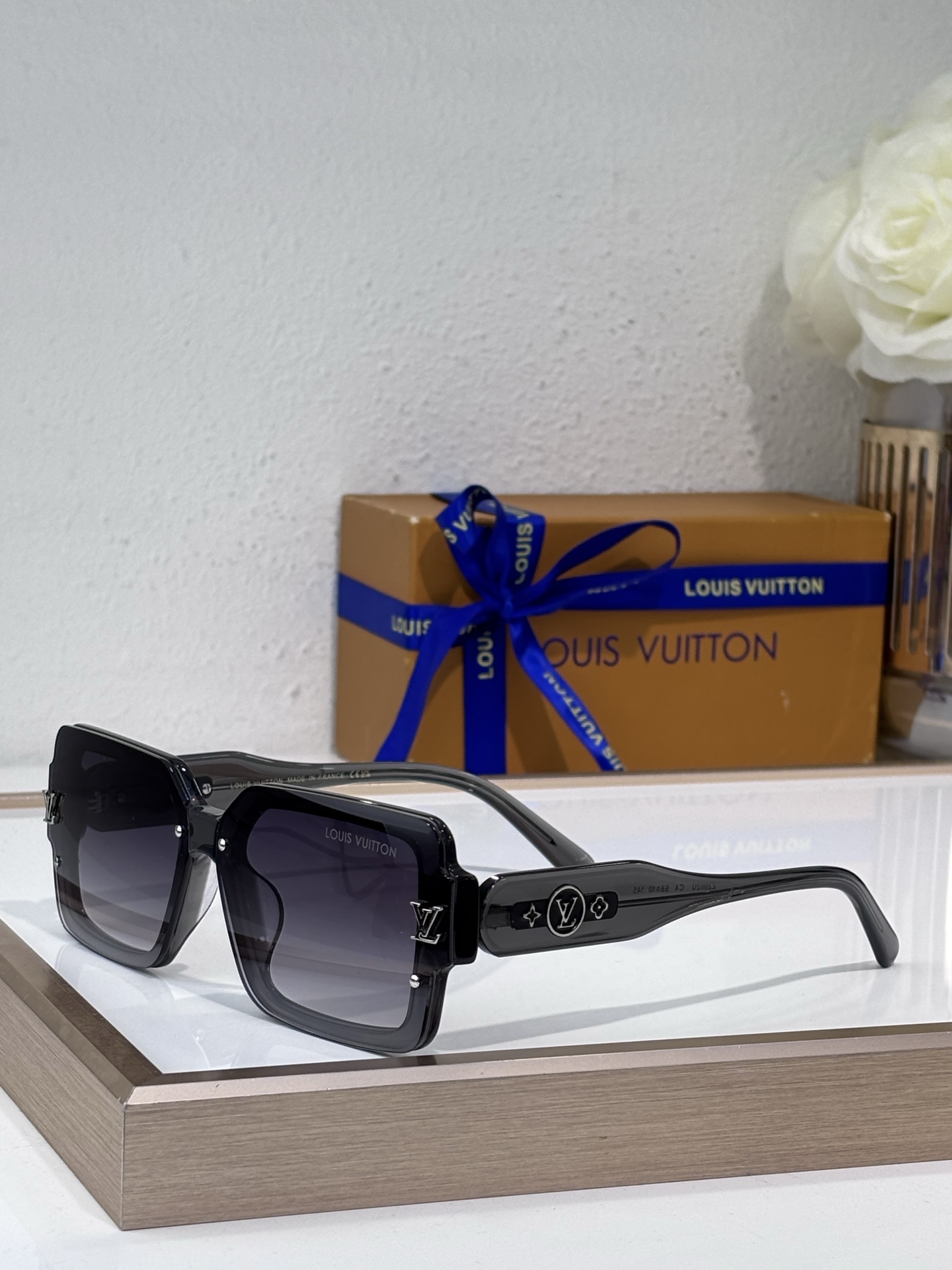 Louis Vuitton Z3020E Square Acetate Sunglasses