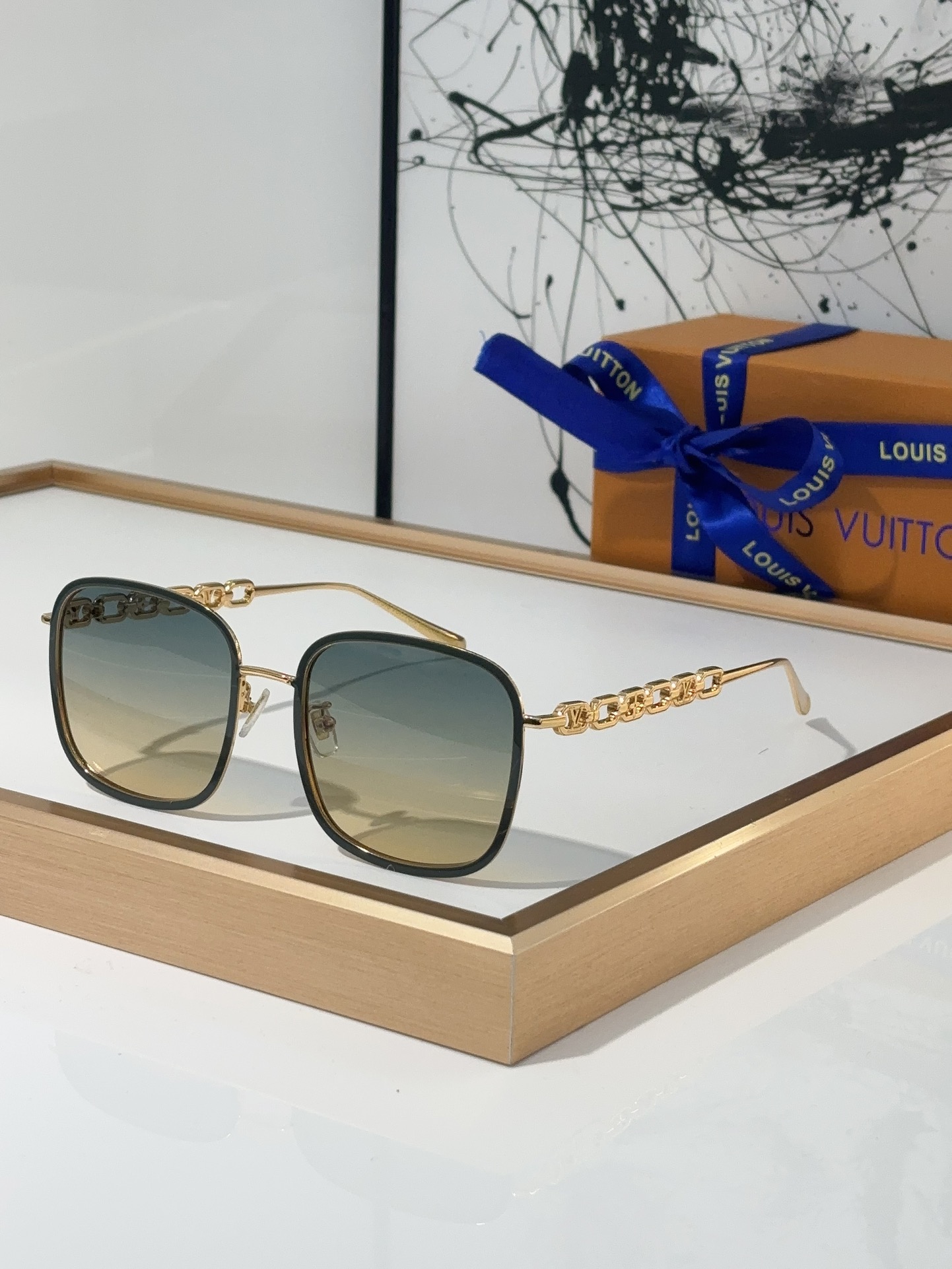 Louis Vuitton Z2820E Square Chain - Embellished Sunglasses