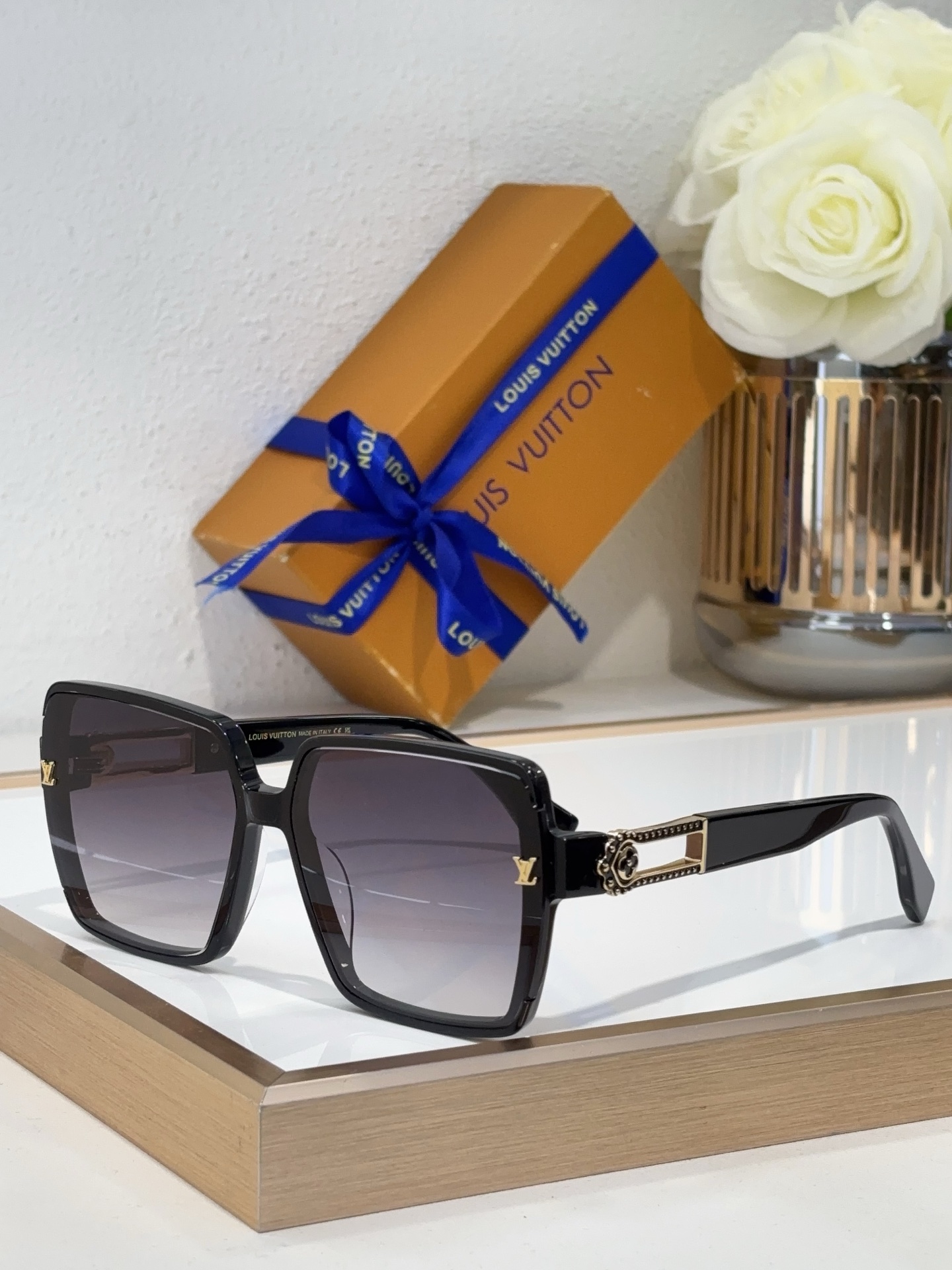 Louis Vuitton Z2740E Square Sunglasses