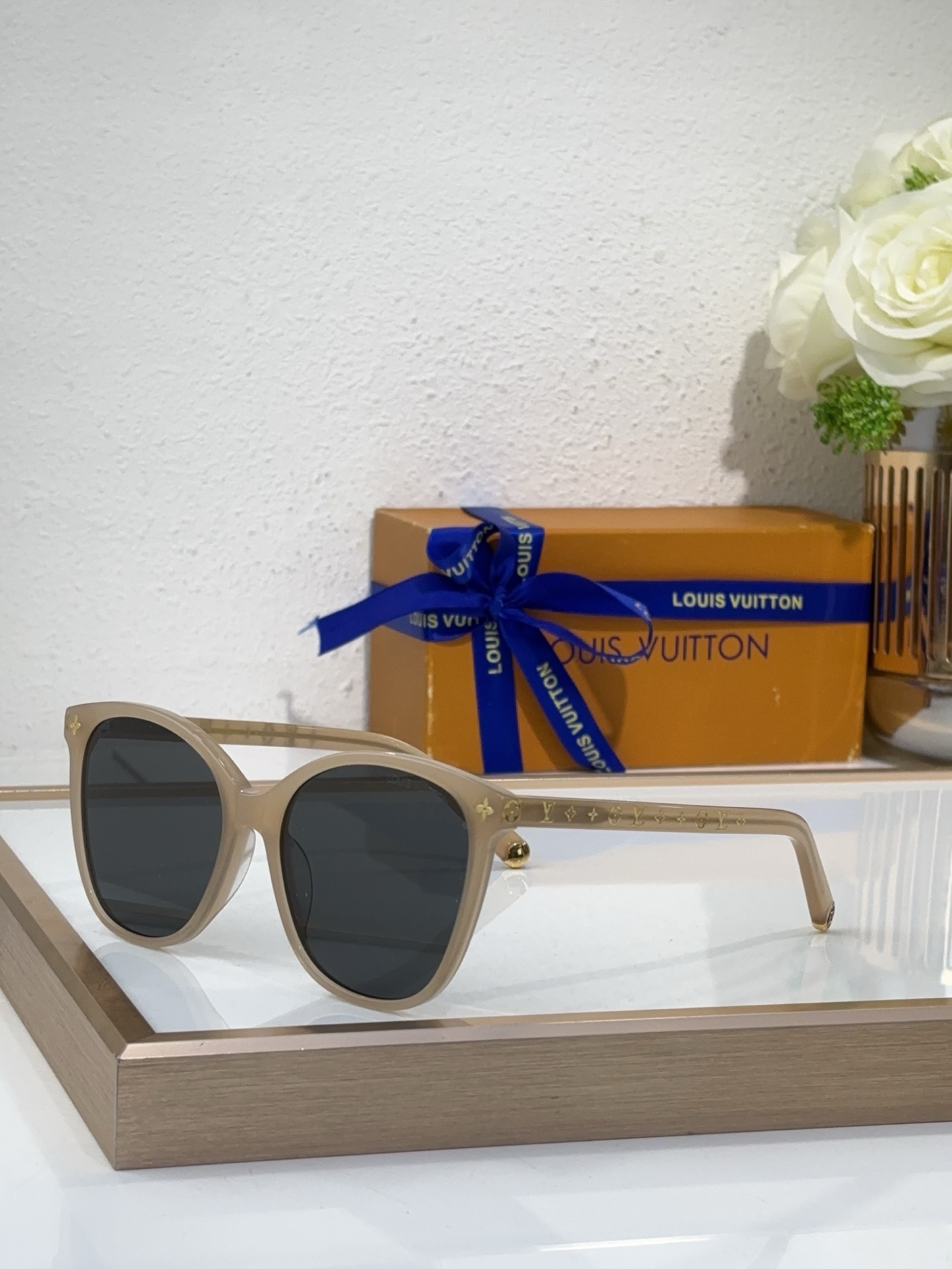 Louis Vuitton Z2720E Round Sunglasses