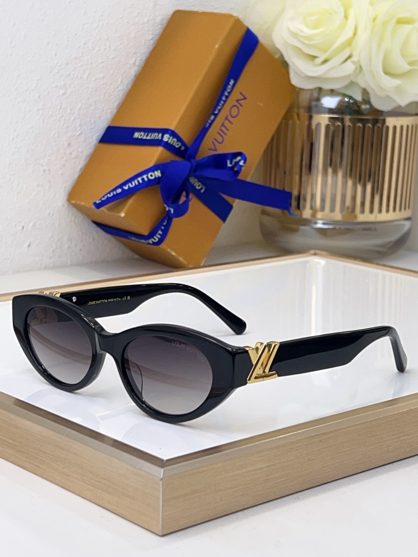 Louis Vuitton Z2680E Cat - Eye Sunglasses