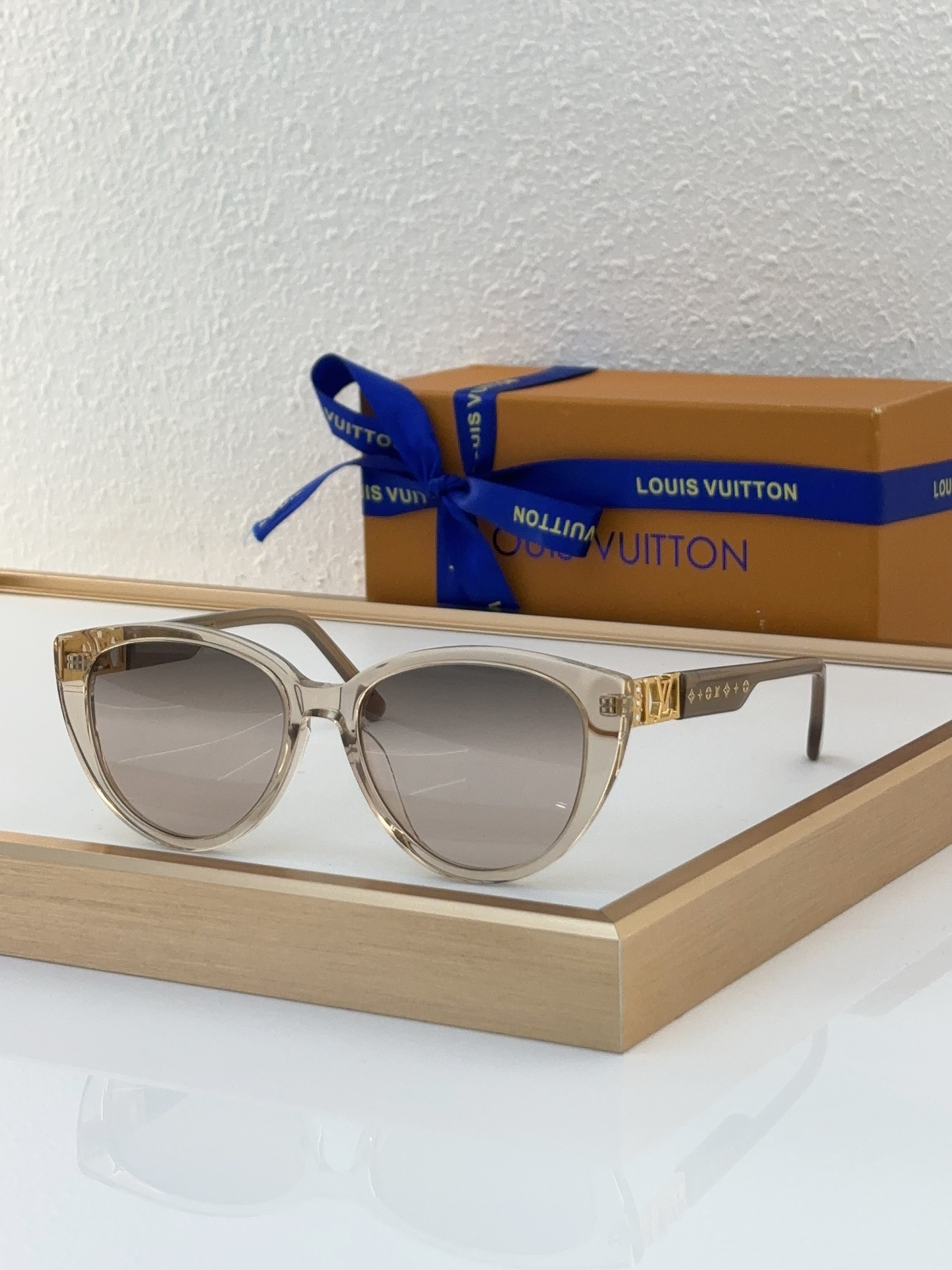 Louis Vuitton Z2550E Cat - Eye Sunglasses