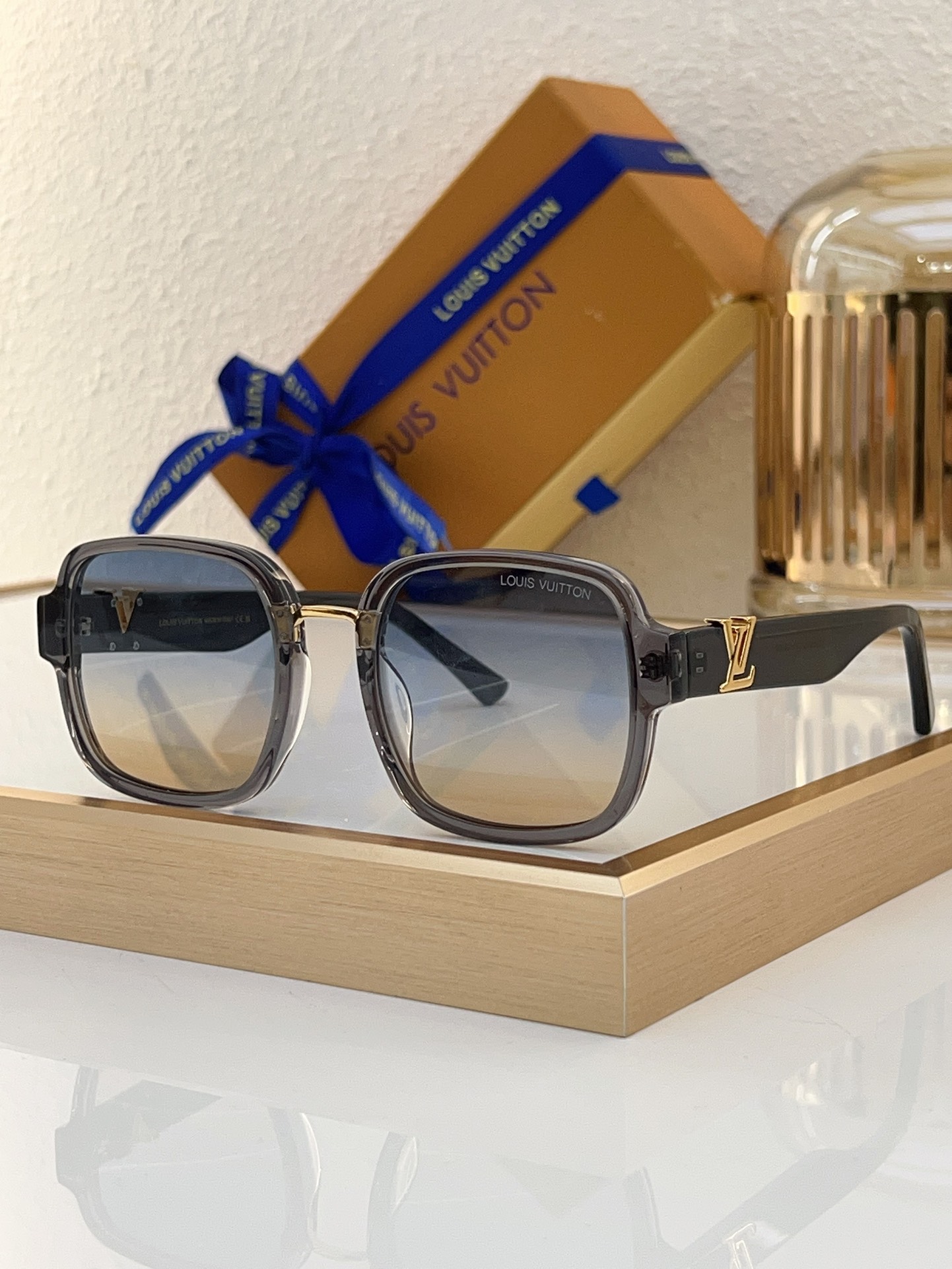 Louis Vuitton Z2530E Square Acetate Sunglasses