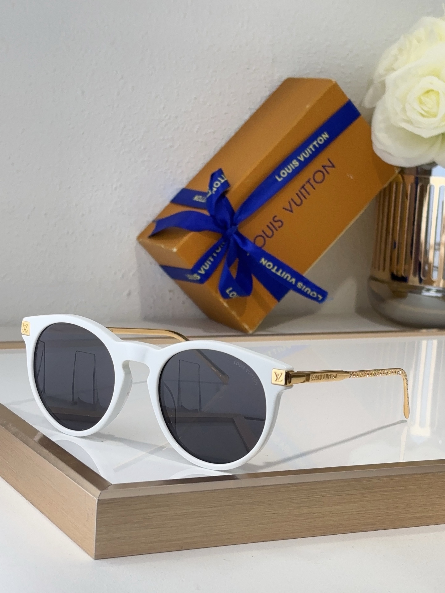 Louis Vuitton Z2480E Round Sunglasses