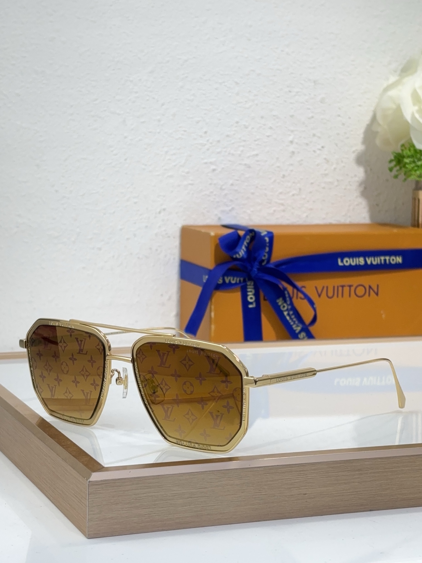 Louis Vuitton Z2320E Monogram Geometric Sunglasses