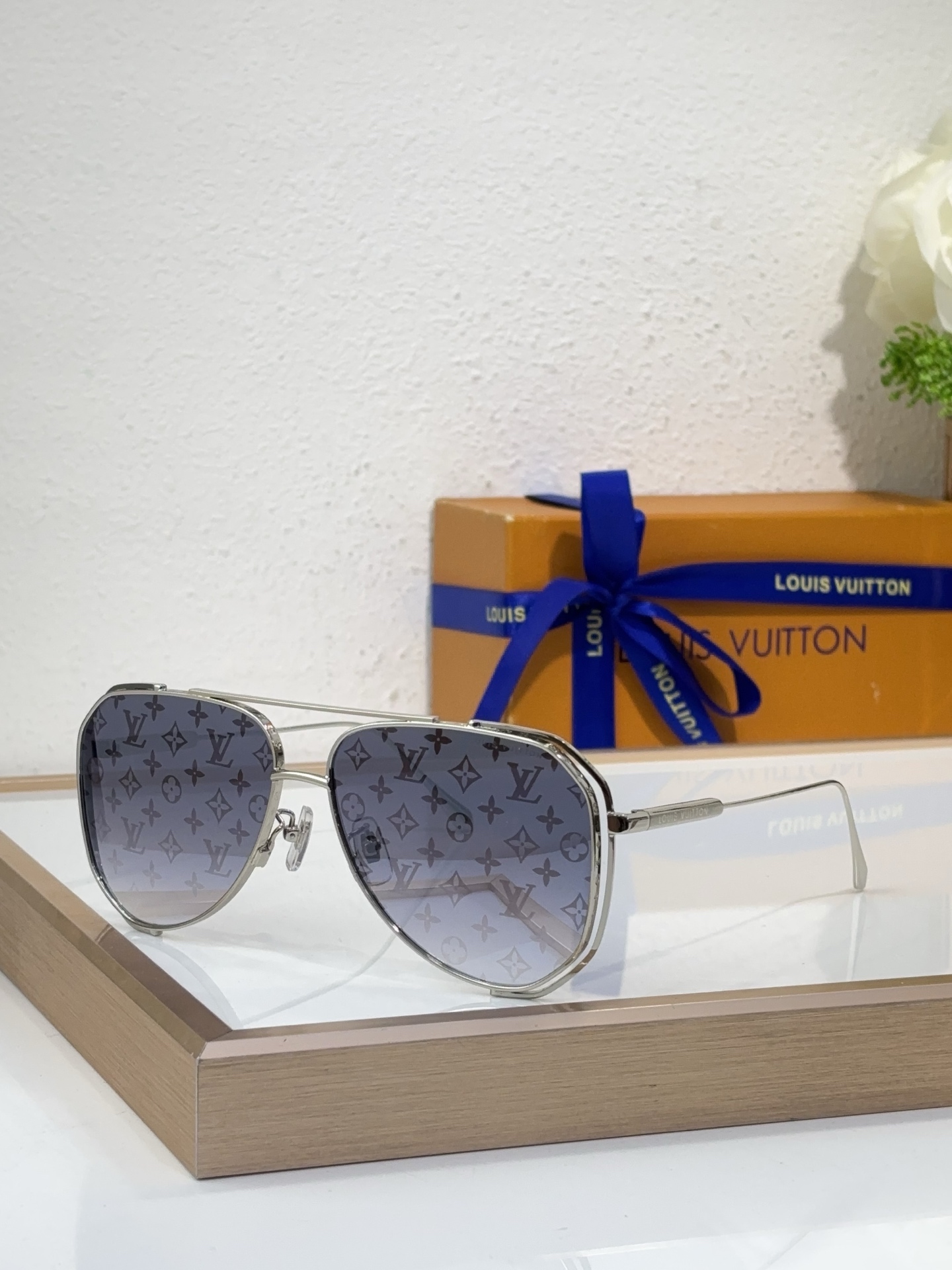 Louis Vuitton Z2290E Monogram Aviator Sunglasses