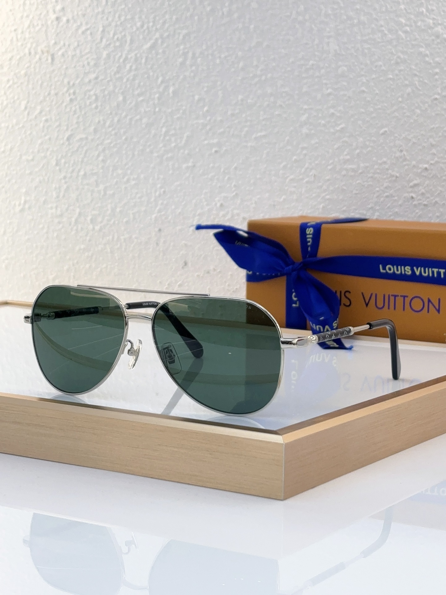 Louis Vuitton Z2160E Aviator Sunglasses