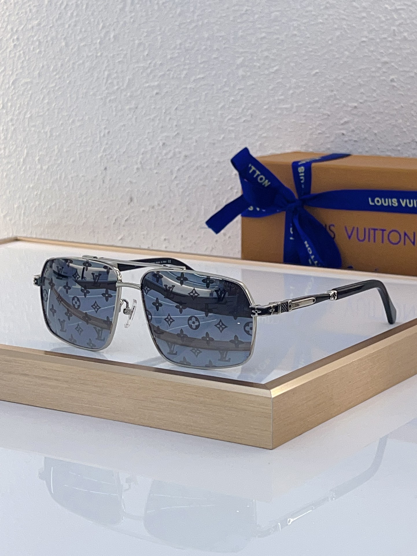 Louis Vuitton Z2060E Monogram Square Metal Sunglasses