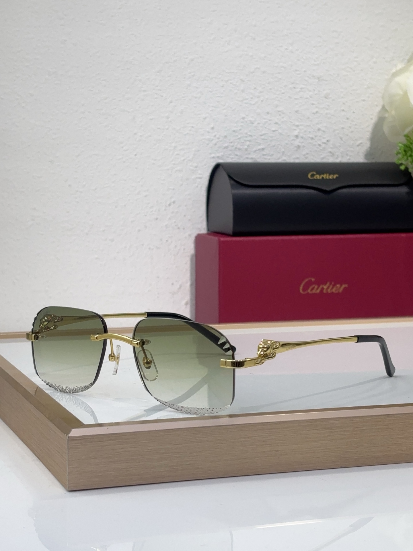 Cartier CT0432S Panthère Rimless Sunglasses with Etched Gradient Lenses