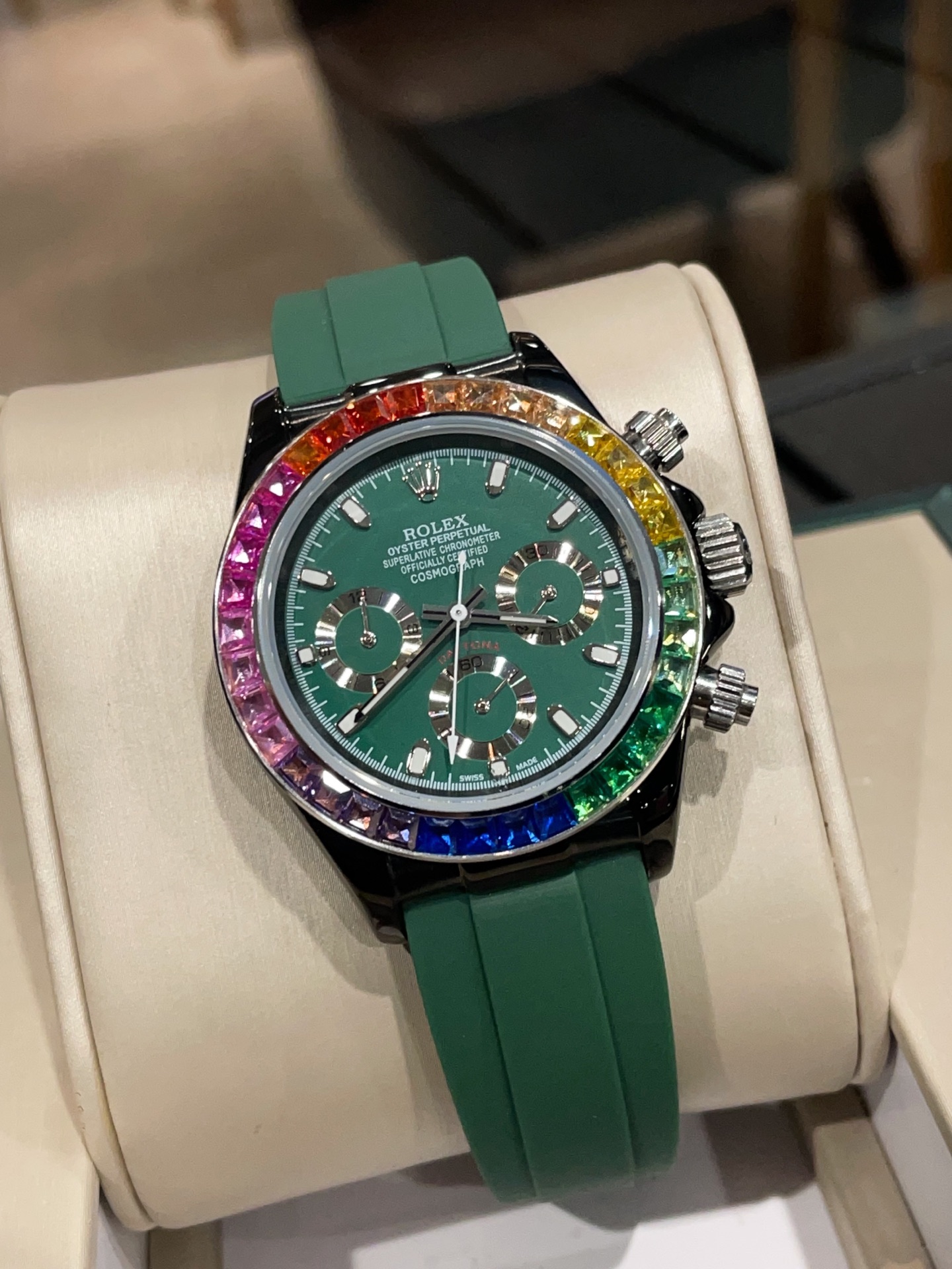 Rolex Cosmograph Daytona Rainbow 43mm Green Dial with Green Rubber Strap